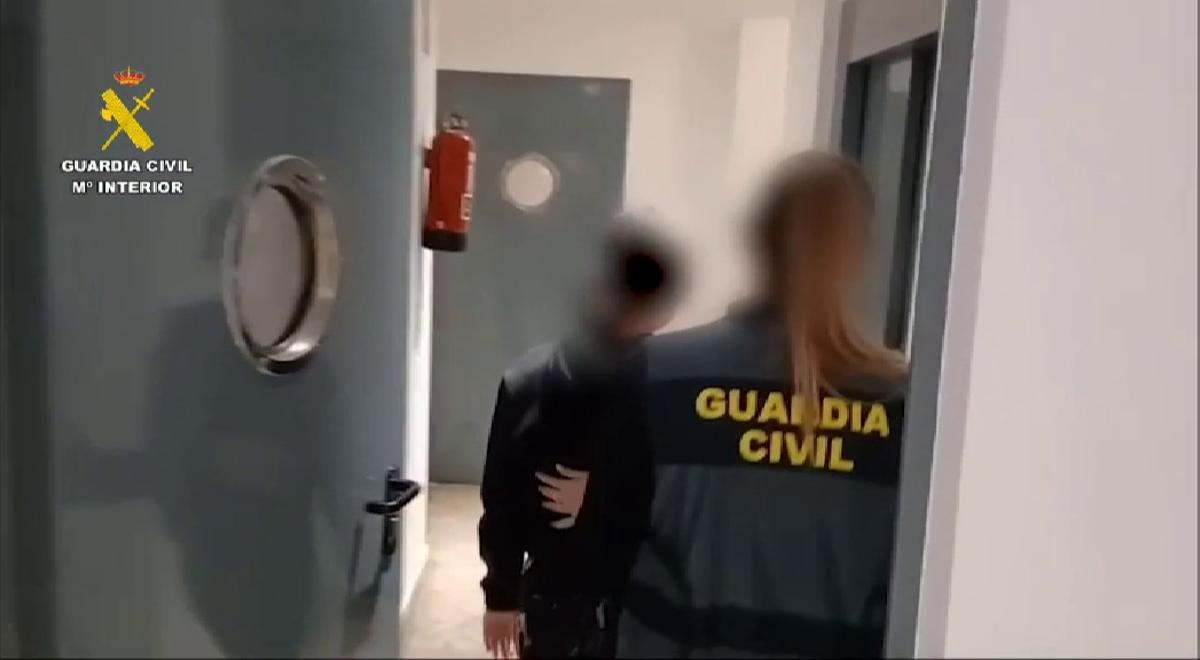 Mom and Stepdad of 12-Year-Old Girl "Sell" Her ...