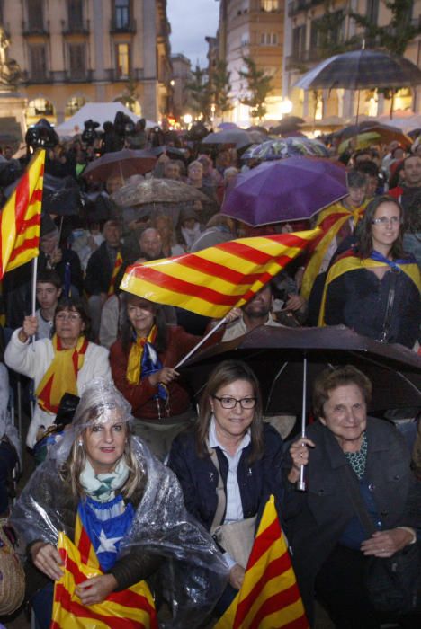 Puigdemont omple la plaça de la Independència de Girona