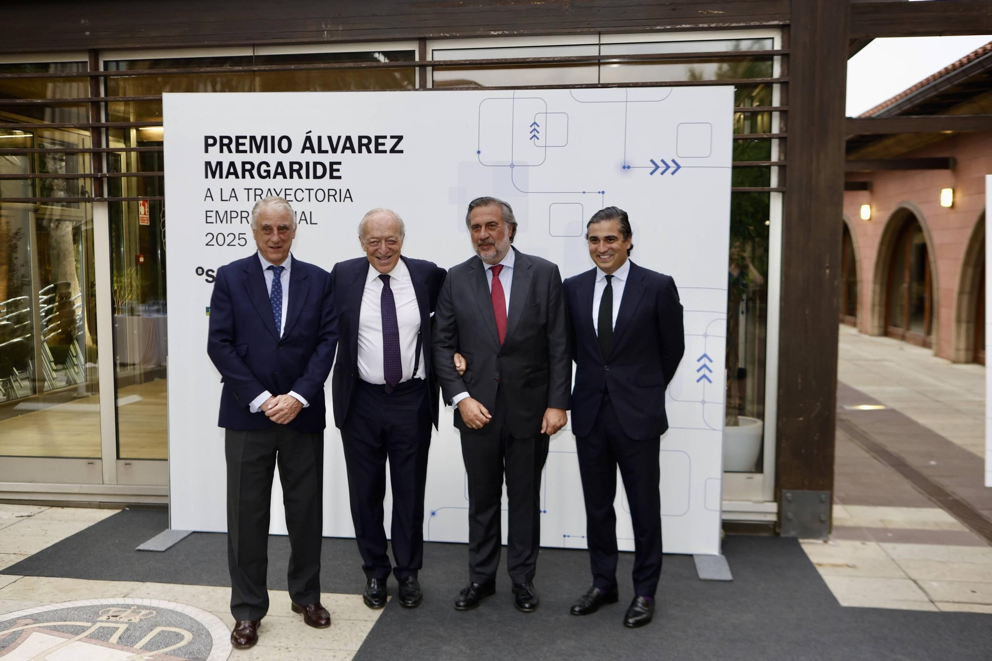 EN IMÁGENES | Entrega del XIV Premio Álvarez Margaride a Luis Rodríguez-Ovejero
