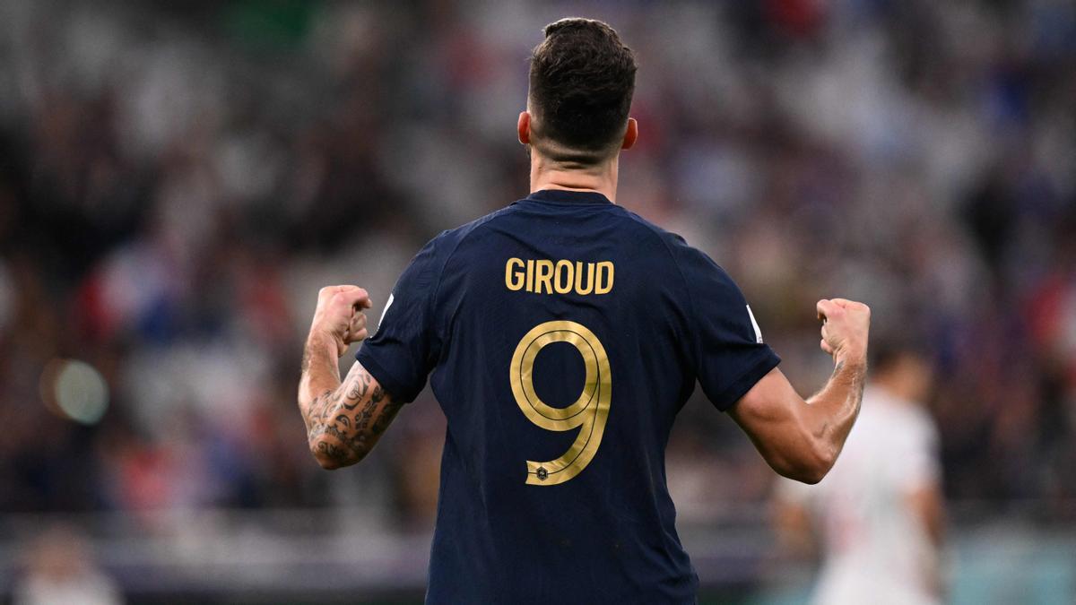 Giroud celebra el gol que marcó a Polonia.