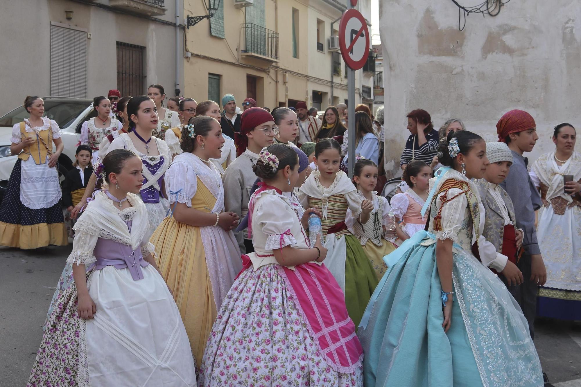 La tradicional visita a las fallas de Xàtiva en imágenes