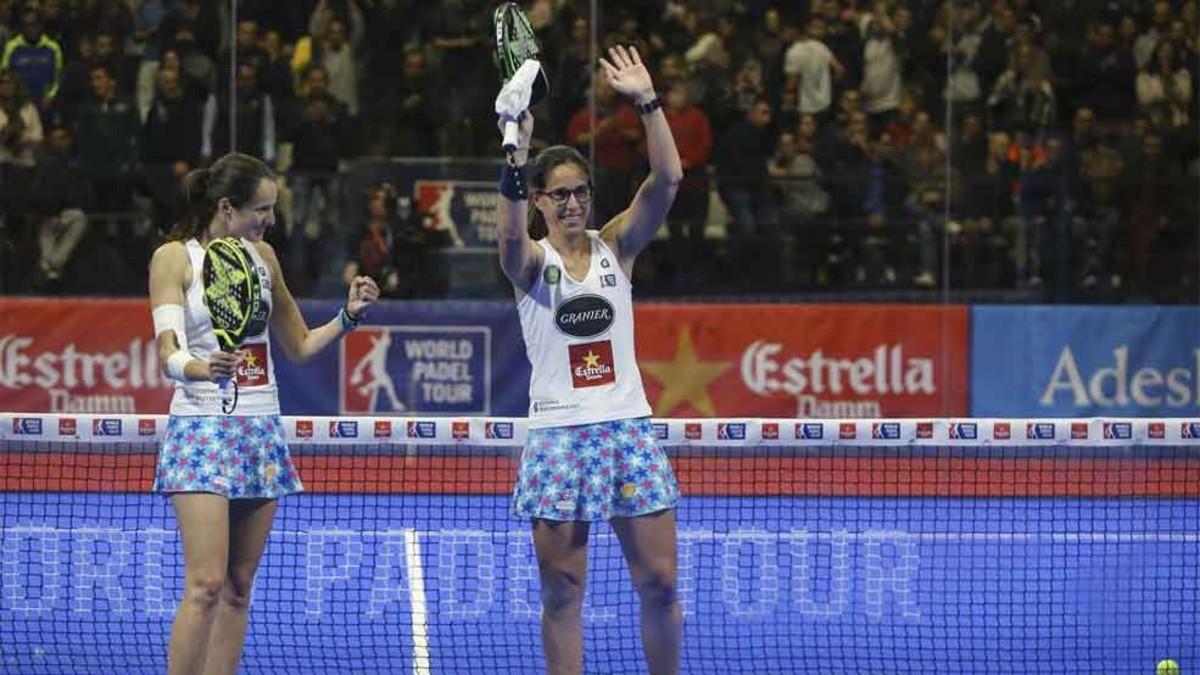 Gemma y Lucía celebran con el público el pase a la final