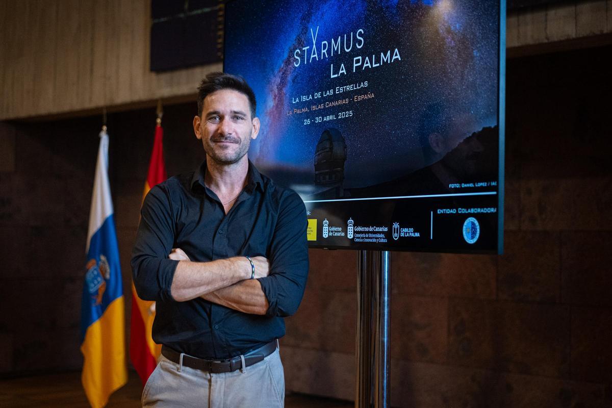 Javier Santaolalla durante la presentación de Starmus en Presidencia del Gobierno de Canarias.