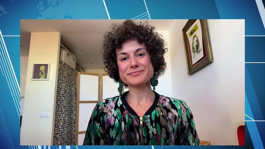 La alicantina Sandra Bravo habla sobre relaciones no monógamas y el poliamor en InformaciónTV
