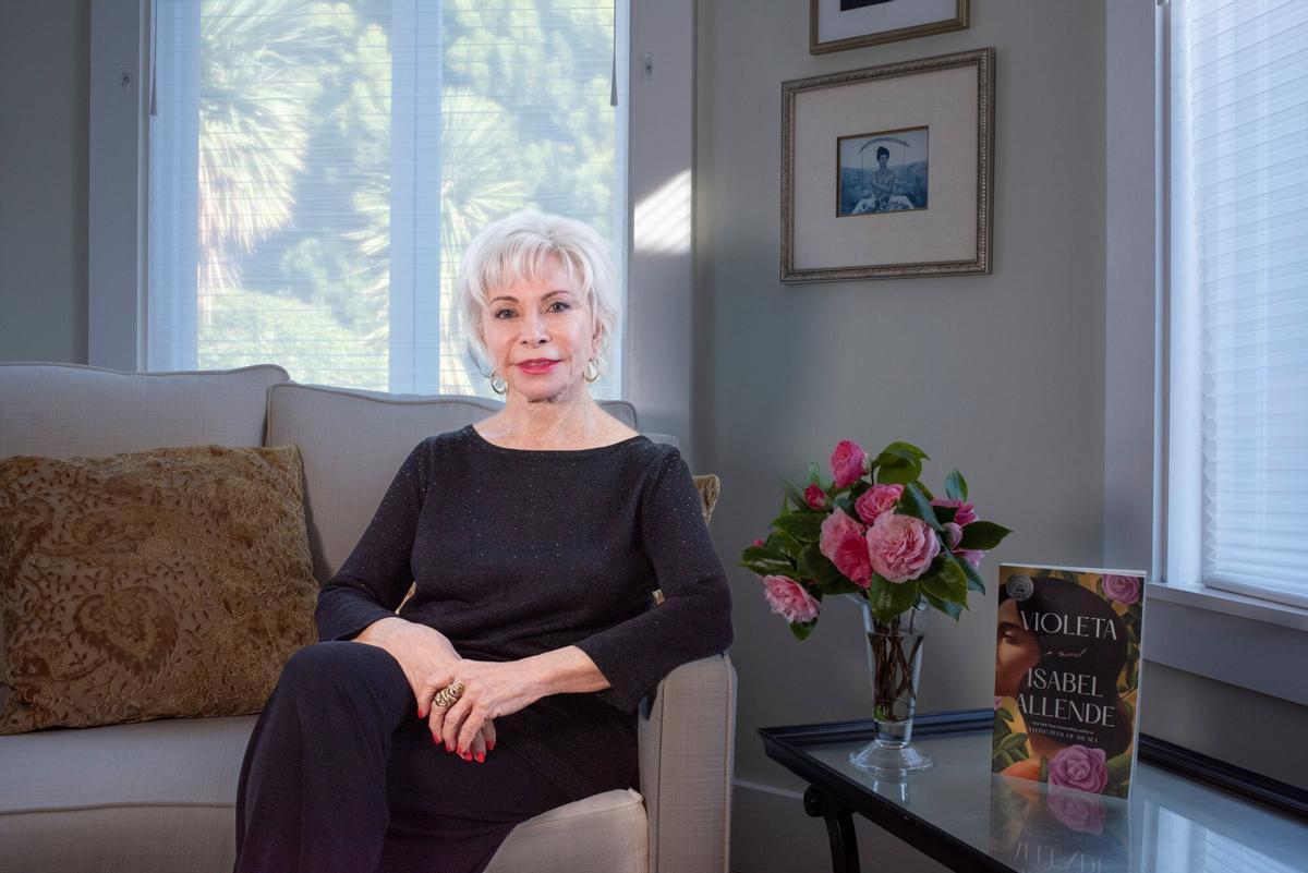 Isabel Allende: «Paraula a paraula, llibre a llibre, vaig esbrinant qui soc» Isabel Allende: «Paraula a paraula, llibre a llibre, vaig esbrinant qui soc»
