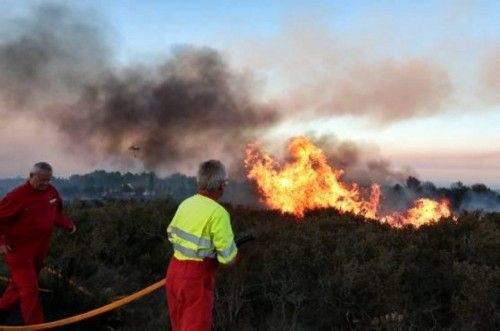 El incendio de Xàbia afecta ya a 439 hectáreas, de las que 413 son forestales