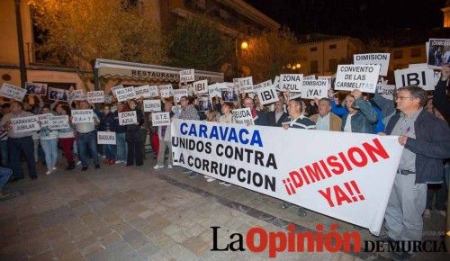 Manifestación "Unidos contra la corrupción" y posterior pleno en Caravaca