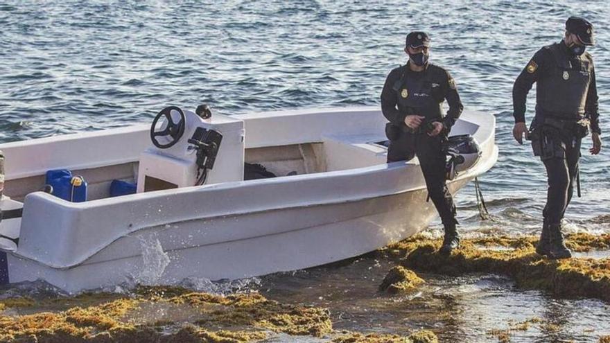 Interceptada una patera con cinco ocupantes a bordo en Calabardina