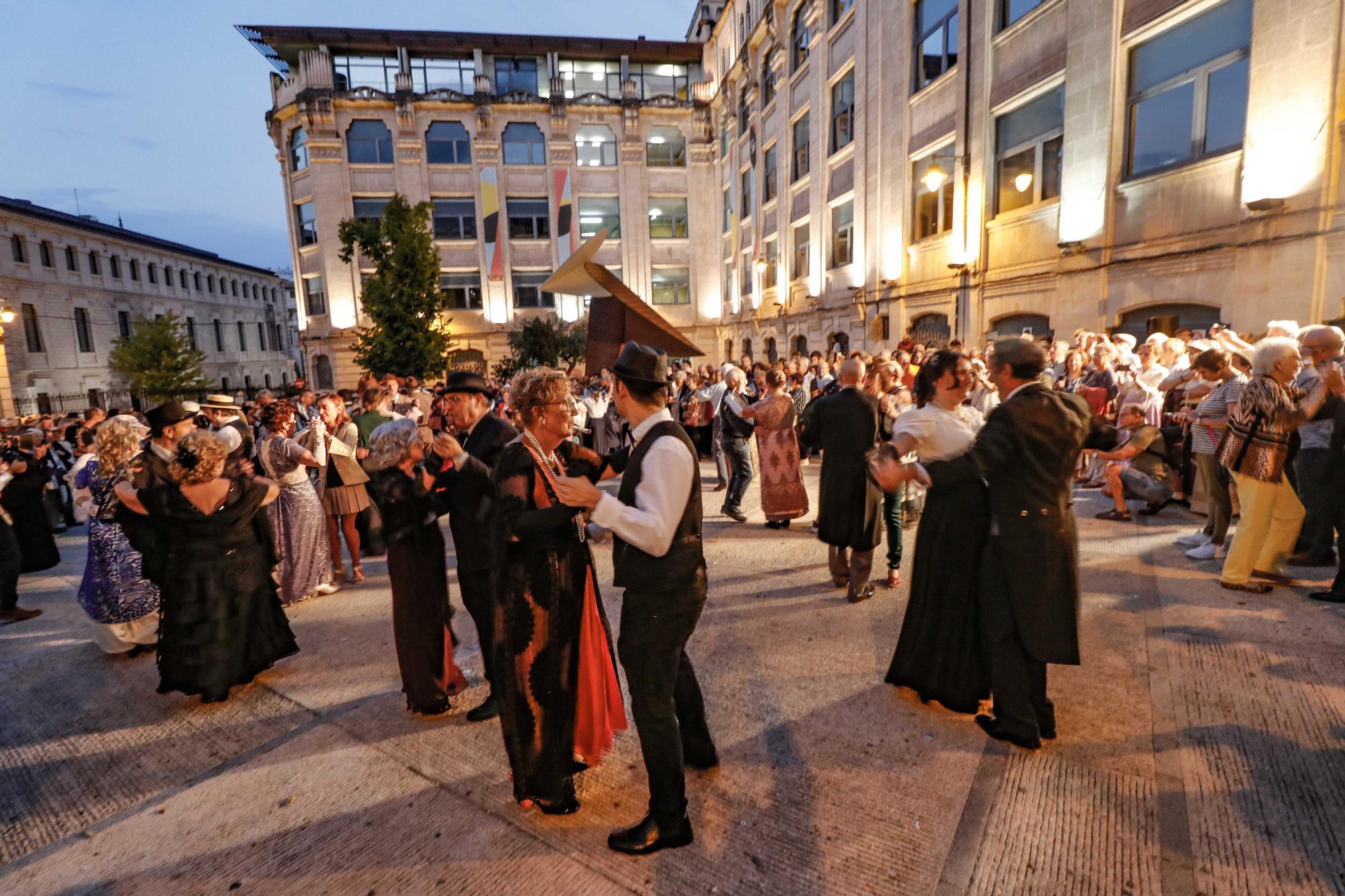 Alcoy revive la época de su gran despertar