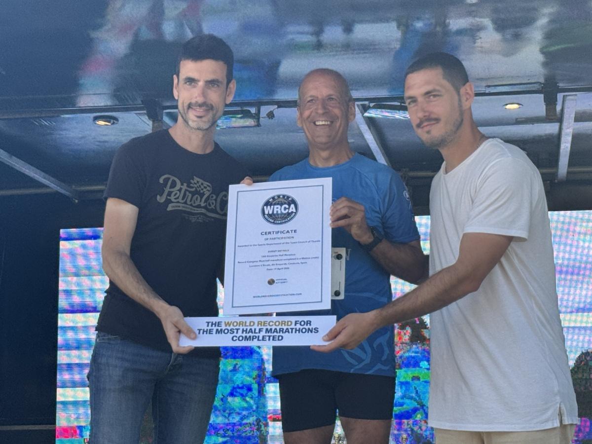 Joan Torné amb el rècord del món de més mitges maratons completades.