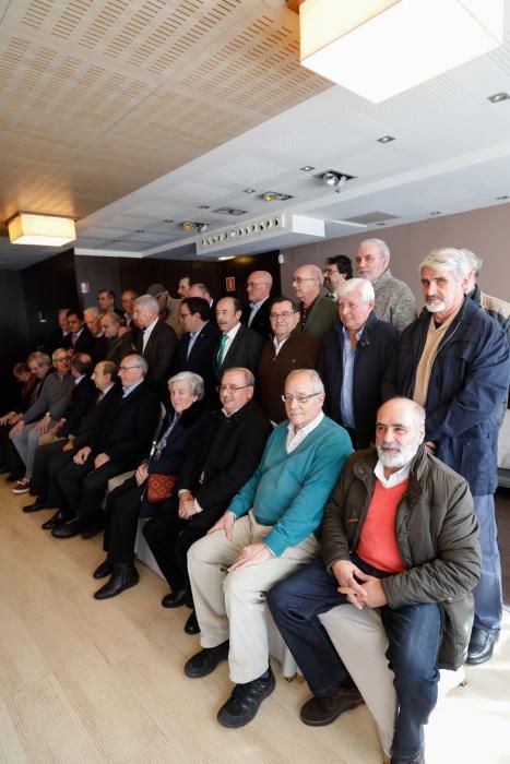 Homenaje a los socios veteranos del Sporting.