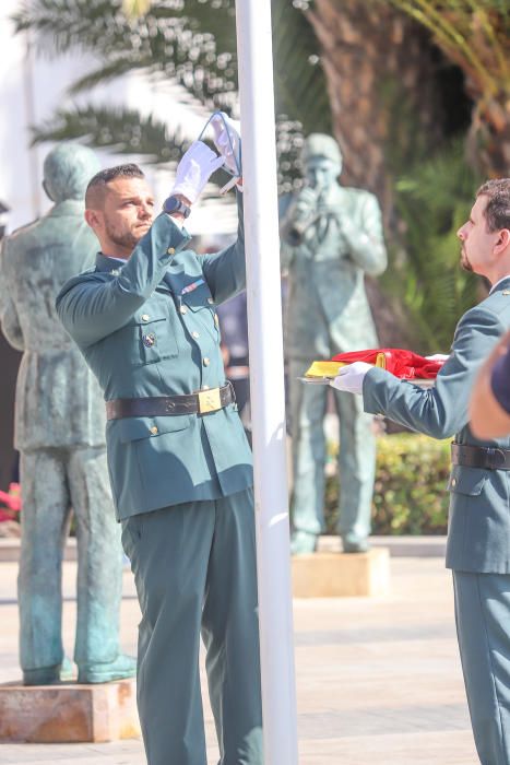 La Guardia Civil recibe un homenaje en Torrevieja