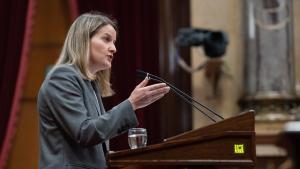 La consellera de Drets Socials, Mònica Martí­nez Bravo, en un pleno del Parlament.