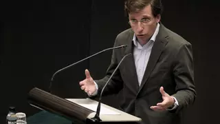 Las tres lagunas de la defensa de Almeida en el 'pelotazo de las mascarillas'