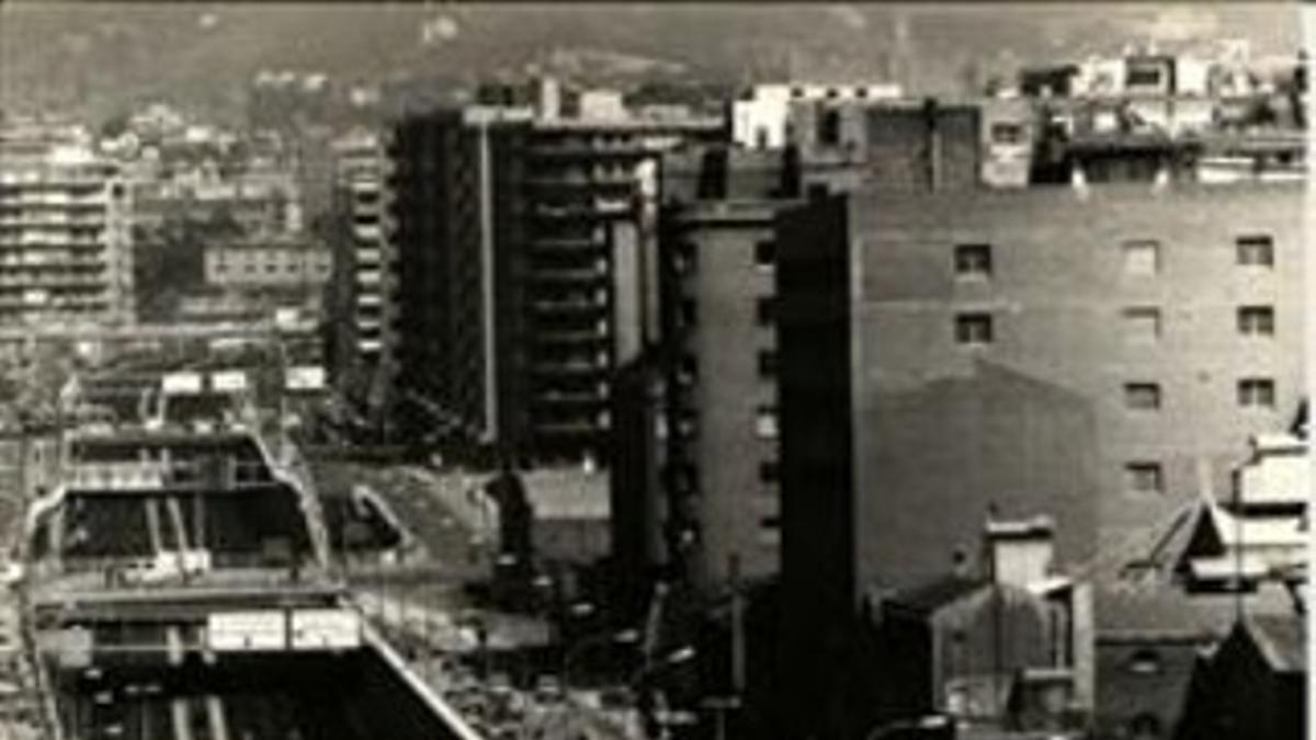 El túnel de Muntaner con Mitre, en el 2012. El hueco es hoy un depósito pluvial.