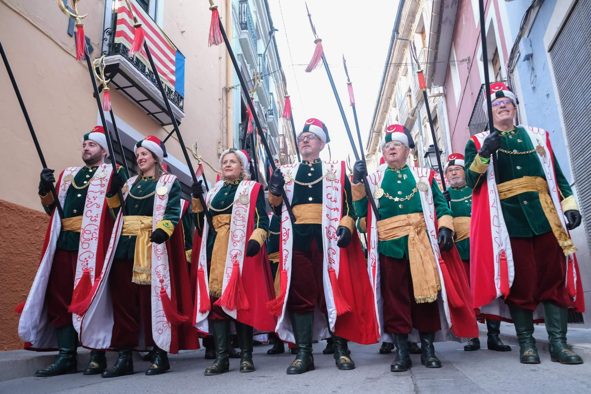 Así ha sido La Entrada en la vuelta de las fiestas de Moros y Cristianos de Sax