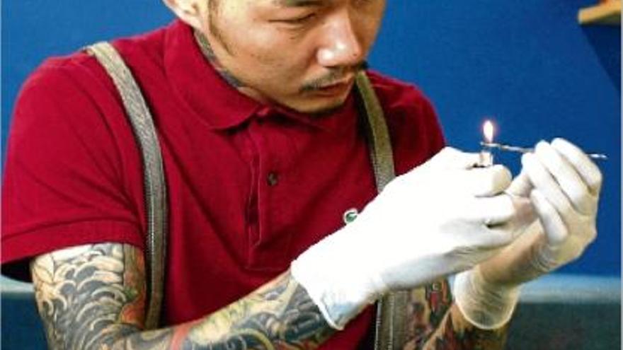 El tatuatge, una moda que  et pot portar a la presó si la practiques a Corea del Sud