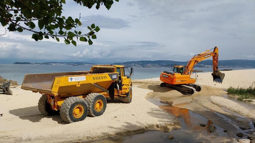 La reparación de la playa de Agrelo, en Bueu, después un invierno de temporales