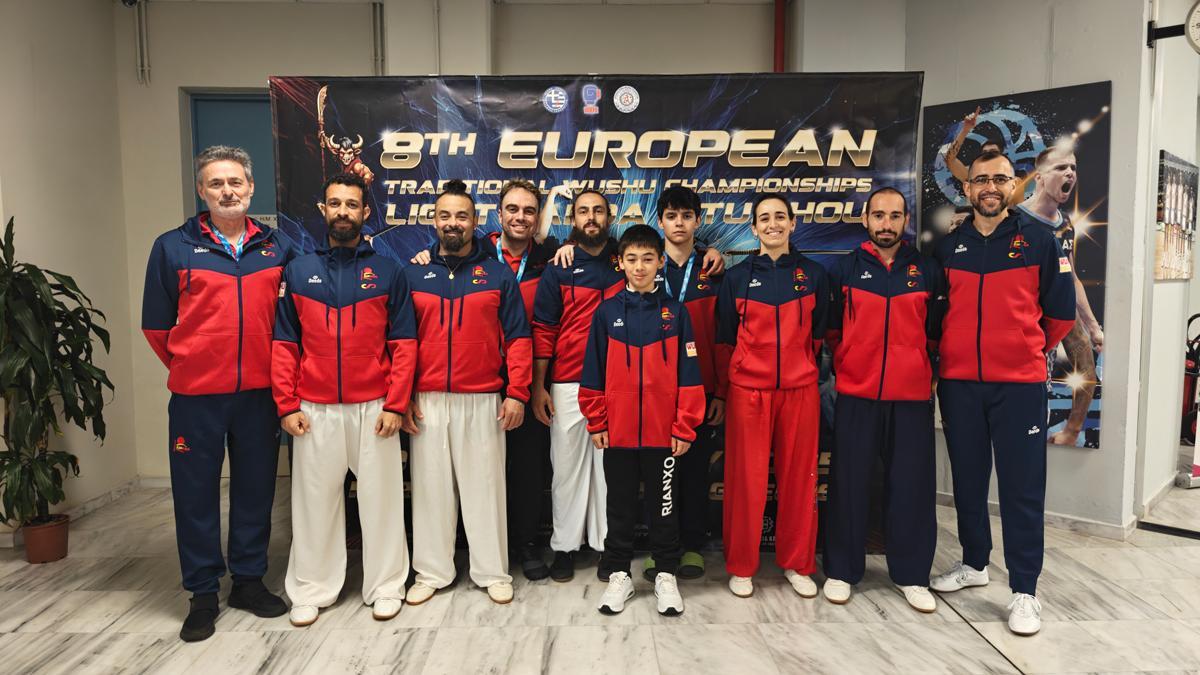 Miembros del equipo nacional en el VIII Campeonato de Europa de Wushu Tradicional.