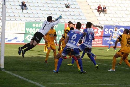 Futbol. La Hoya-UCAM (0-0)