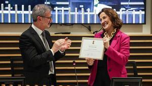 Mercè Conesa junto al alcalde de Sant Cugat del Vallès, Josep Maria Vallès.