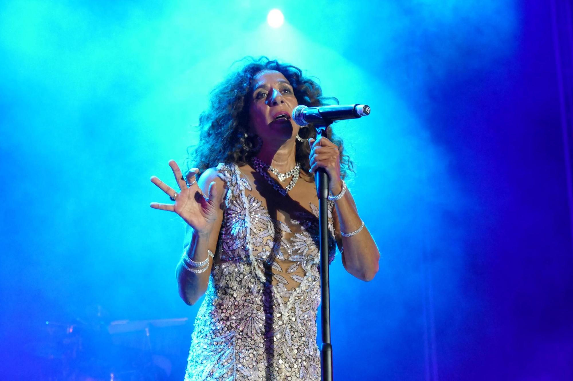 Roses es rendeix davant Rosario Flores a Sons del Món