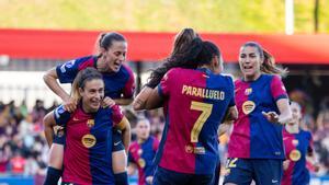 Las jugadoras del Barça celebran un gol contra el Chelsea