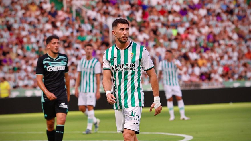 El Córdoba CF saca más luces que sombras de un pulso vibrante ante el Betis