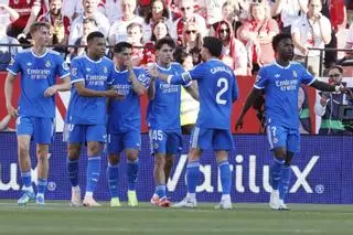 Vinicius lidera al Madrid en una intrascendente victoria en el Pizjuán