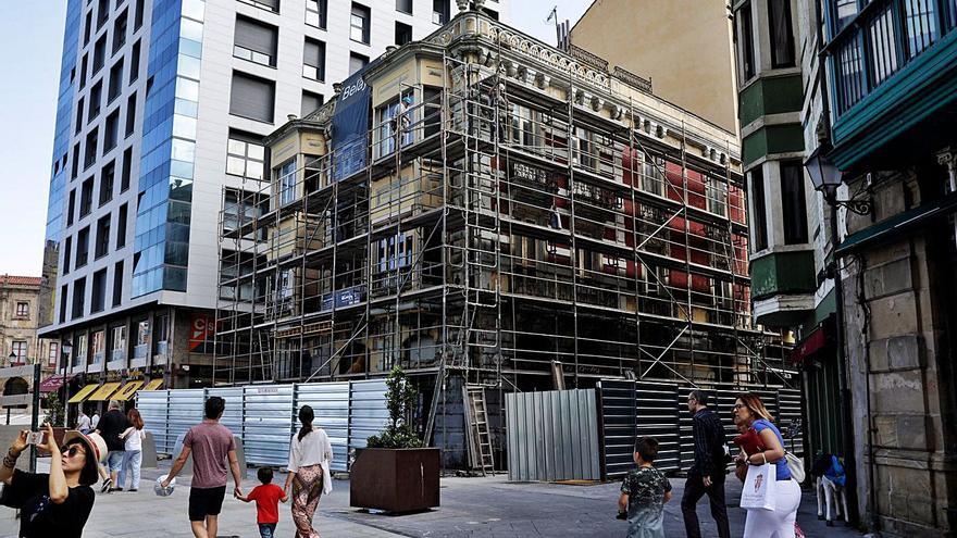 Constructoras asturianas renuncian a pujar por obras debido a la falta de personal - Vimarsana News
