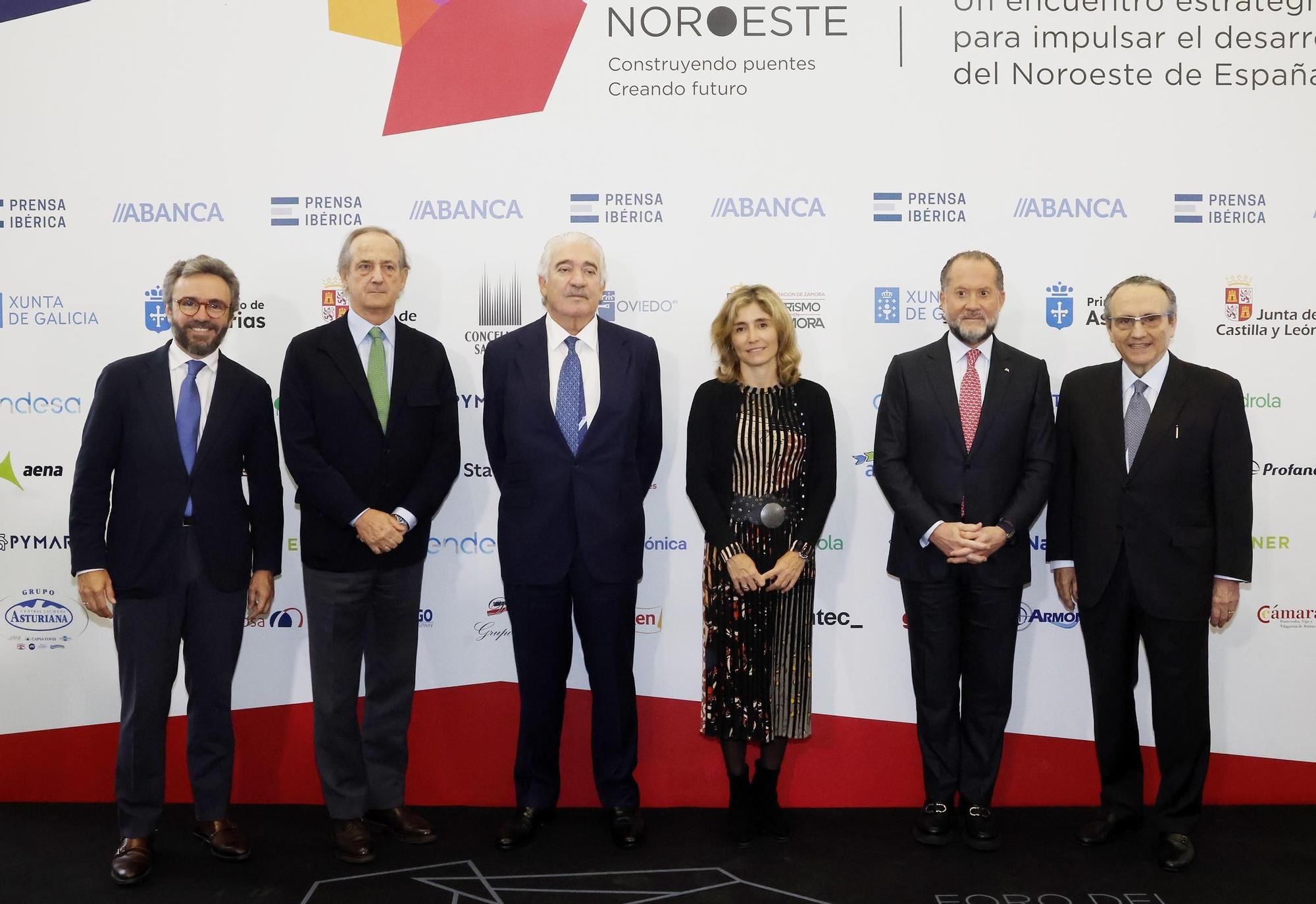 El poder político y empresarial se cita en Santiago