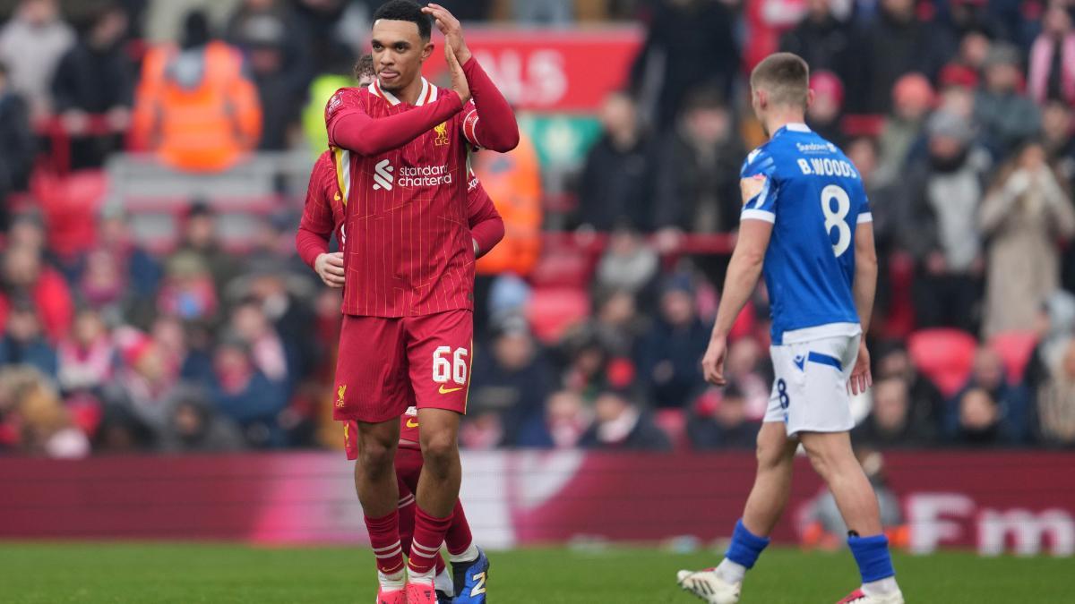 Trent Alexander-Arnold celebra el tanto en FA Cup