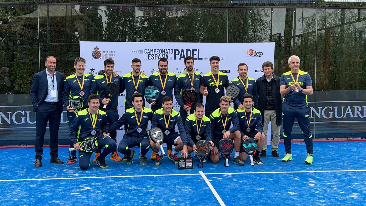 Equipo de El Perú Cáceres Wellness que fue subcampeón nacional en el 2022.