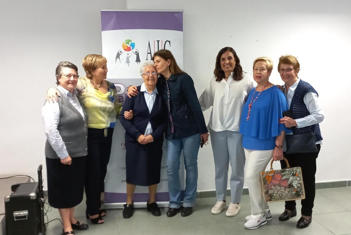 El voluntariado sostiene cada curso la actividad de El Palomar y crea una red de apoyo basada en el compromiso y esa ayuda.