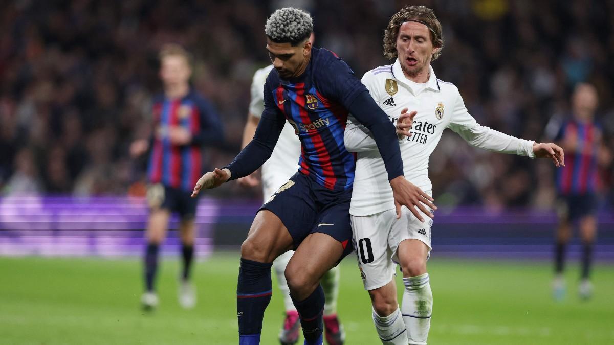 Modric, en un lance del partido contra el Barça
