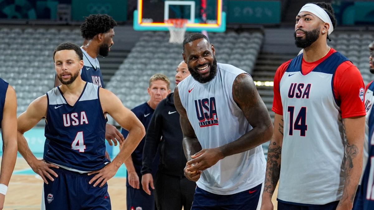 Curry, LeBron y Davis en un entreno del Team USA