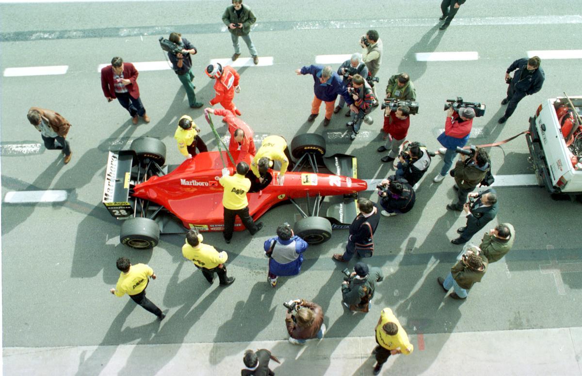El 'box' de Ferrari durante el GP de España 1994 disputado en el circuito de Montmeló.