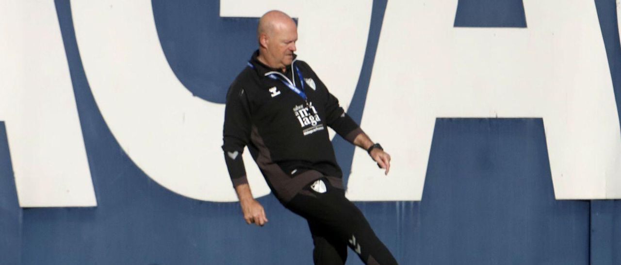 Pepe Mel, durante un entrenamiento en el Anexo.