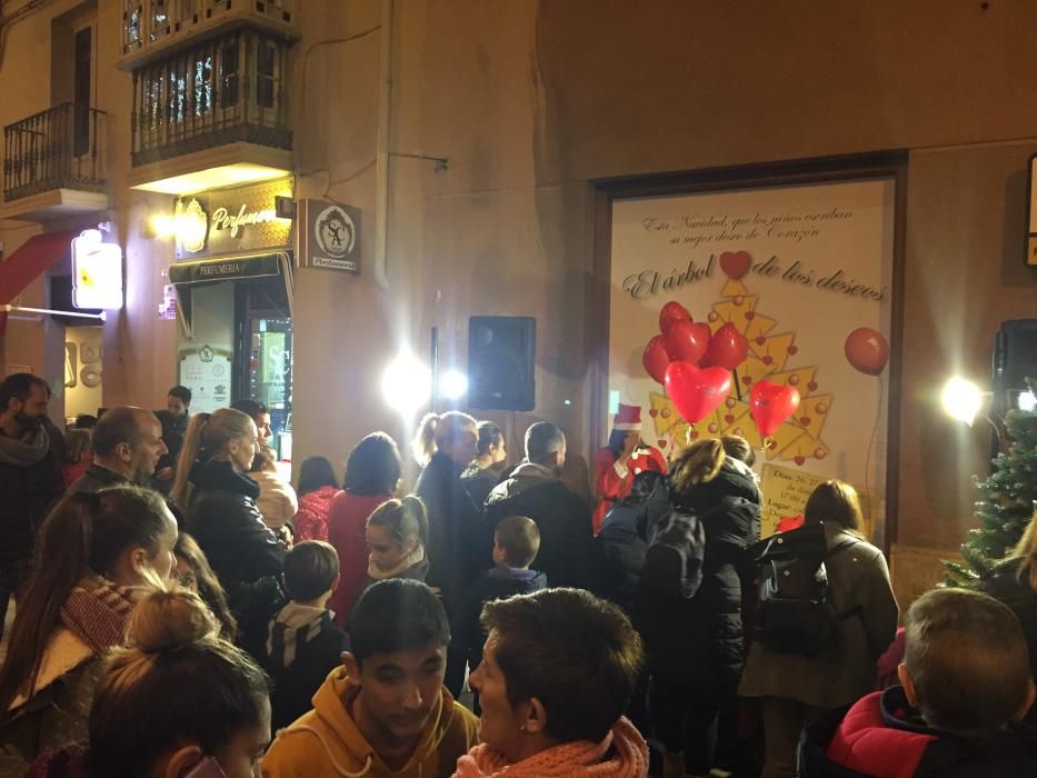 Los más pequeños de la casa tienen una cita con el árbol de Navidad de La Opinión de Málaga, que podrán visitar en la entrada del periódico hasta el día 30 en horario de cinco a ocho de la tarde