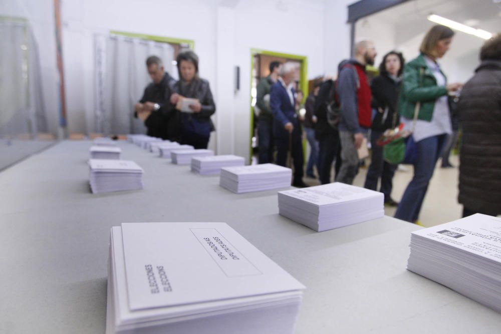 Votacions a l''Escola Eiximenis de Girona