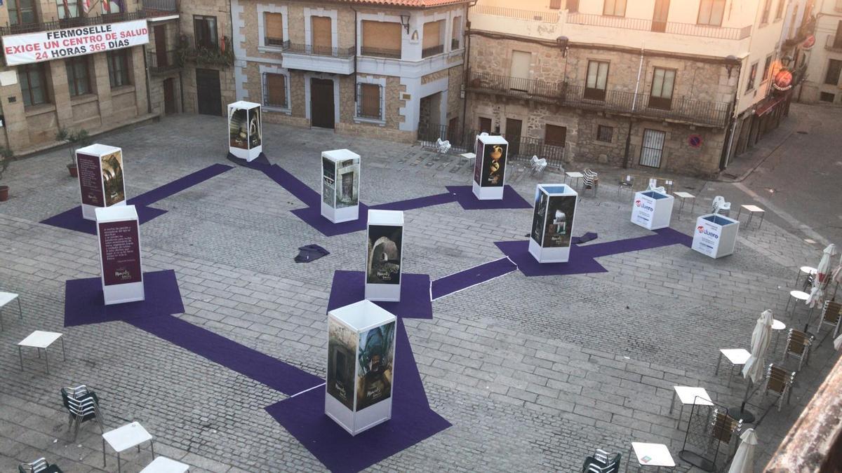 Exposición instalada en la Plaza Mayor de Fermoselle