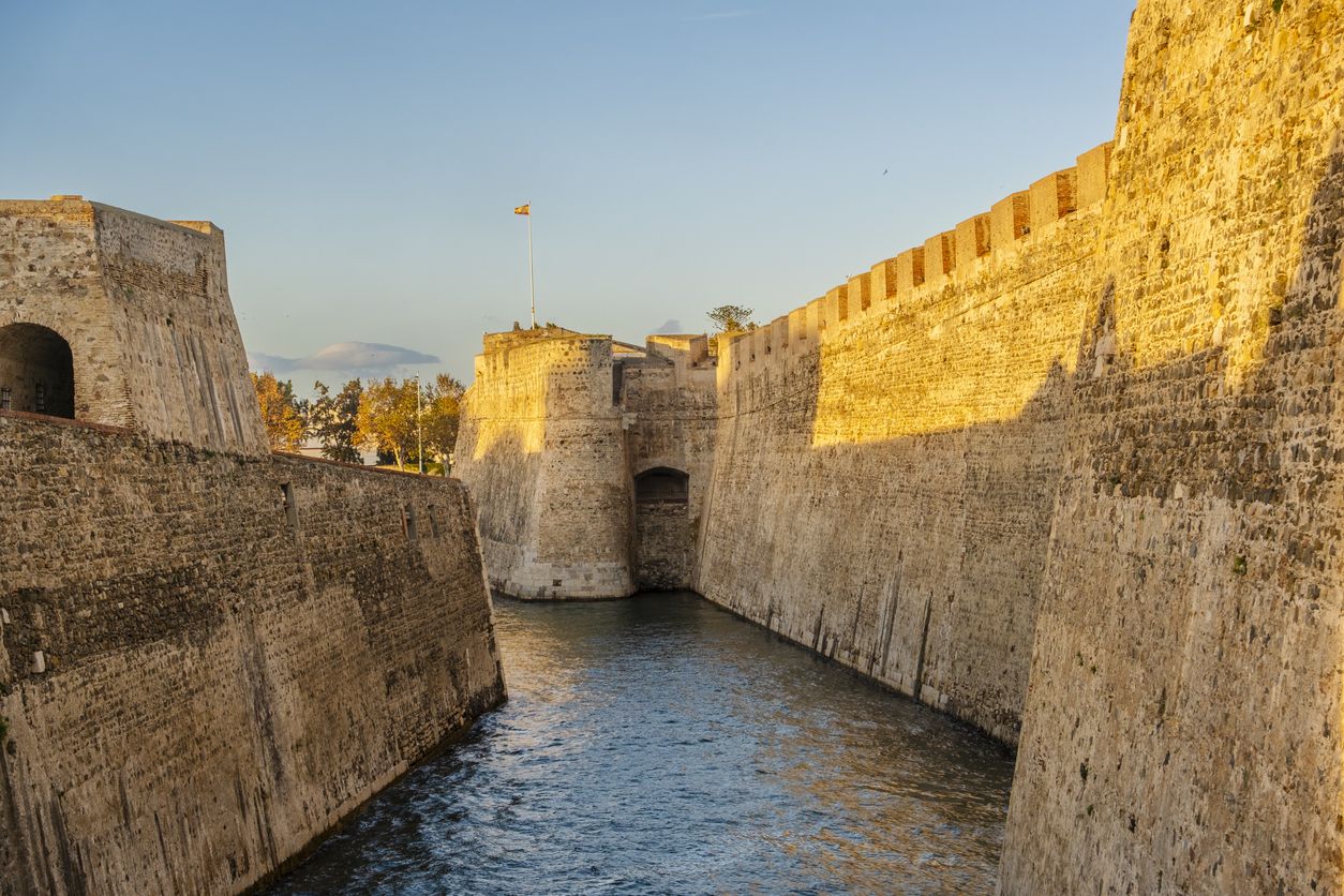 Las Murallas Reales fueron construidas durante la época árabe