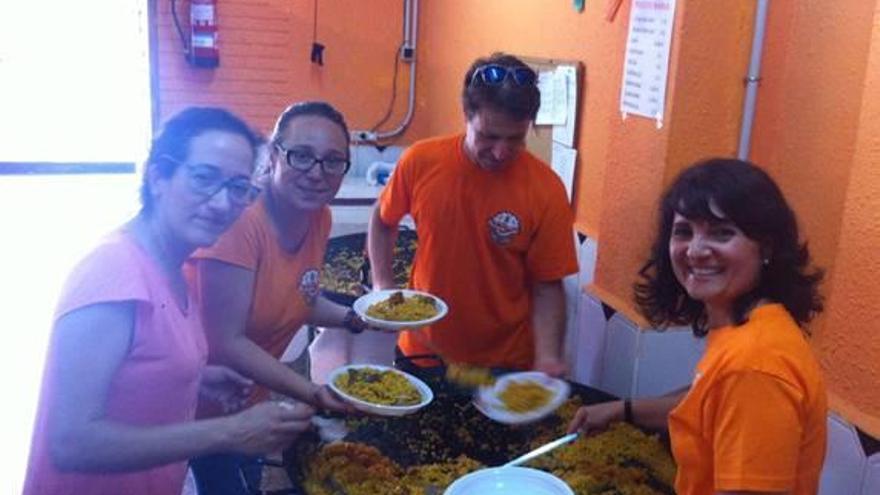 La Colònia celebra una comida de hermandad y prepara Sant Joan