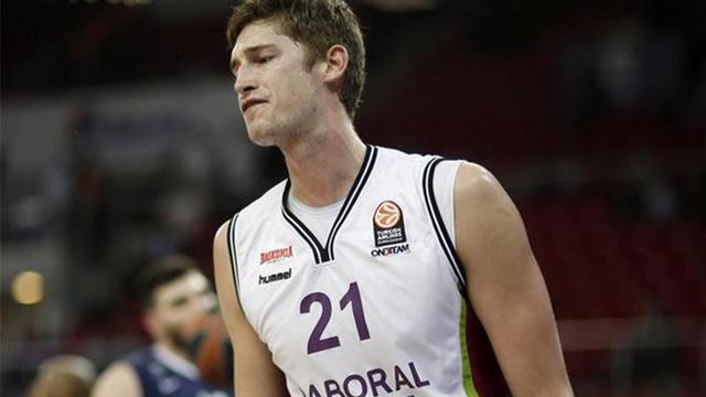 Pleiss es uno de los grandes pivots en el baloncesto europeo