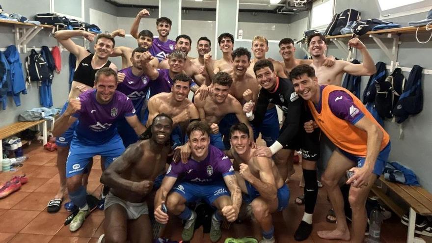 El Atlético Baleares remonta en Ibiza y afianza su camino hacia el ‘play-off’