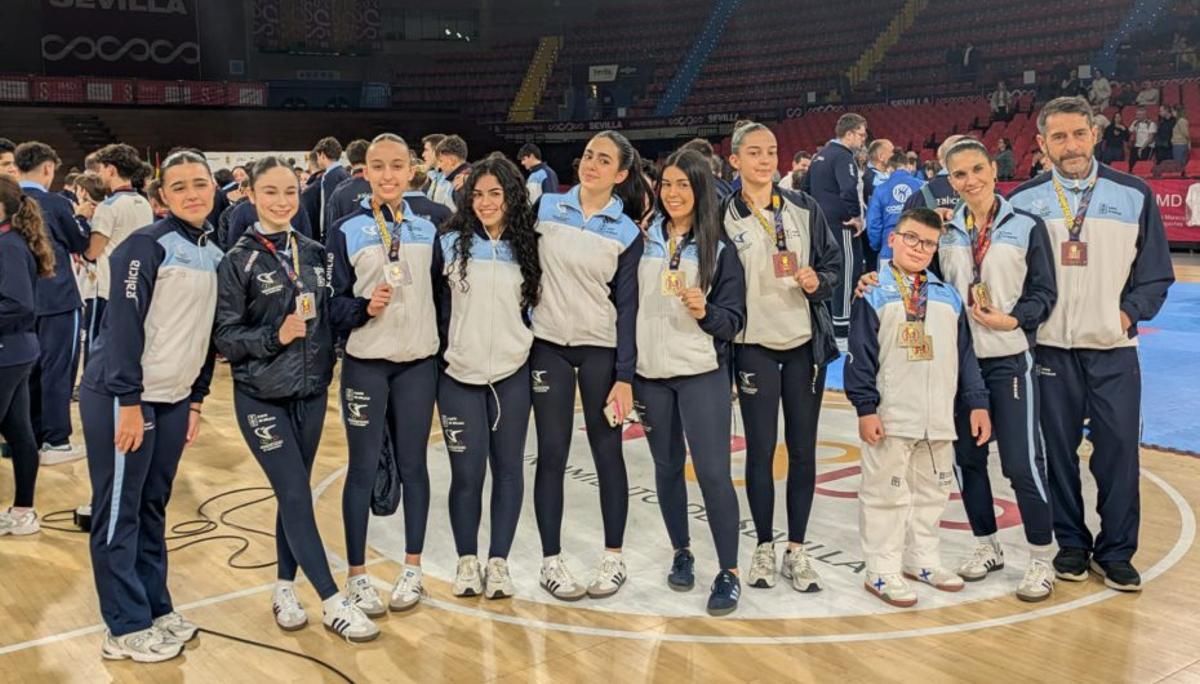 Competidores del Club Taekwondo Patiño.