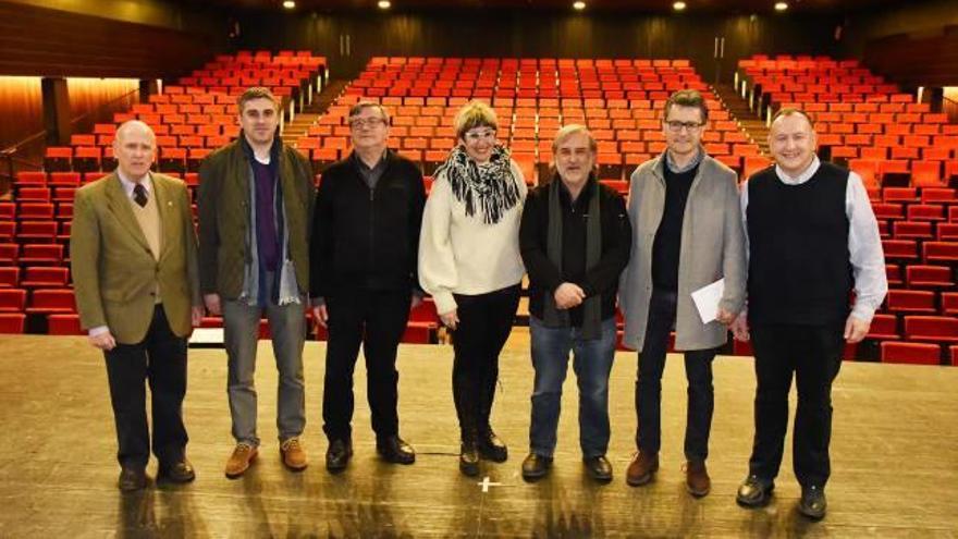 D&#039;esquerra a dreta, Antoni Fernández, Pablo Larraz, Francesc Comas, Anna Crespo, Joan Morros, Lluís Arguijo i Lluís Piqué, ahir al Kursaal