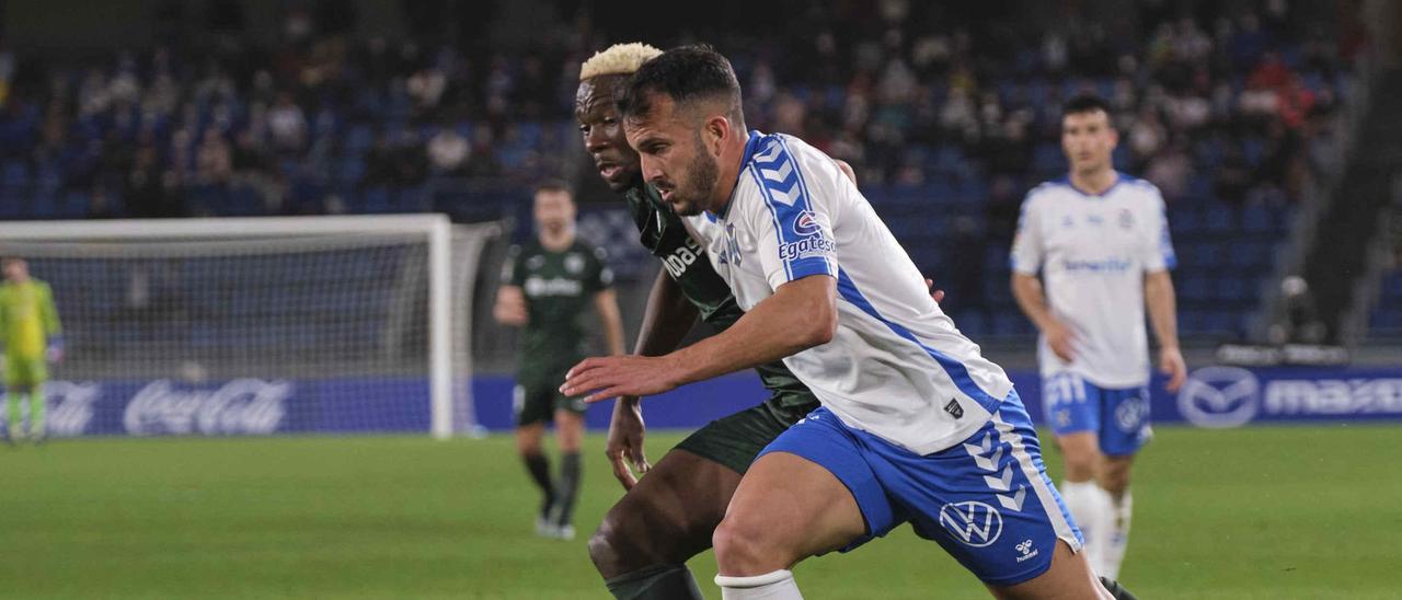 Elady Zorrilla parte como teórico titular.