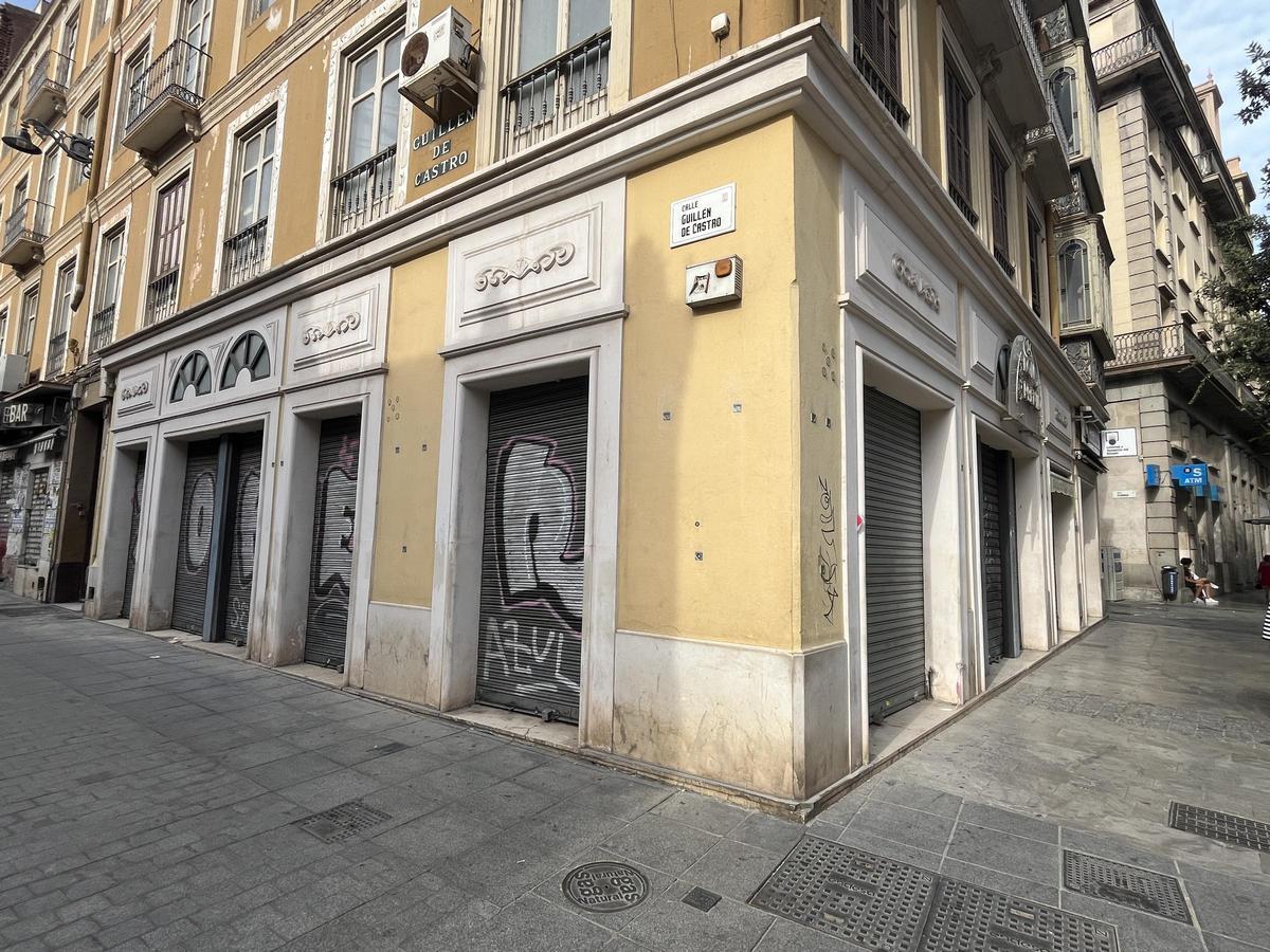 Esquina de Guillén de Castro con la calle Atarazanas. Antiguo bar Don Premio, también afectado por las obras.