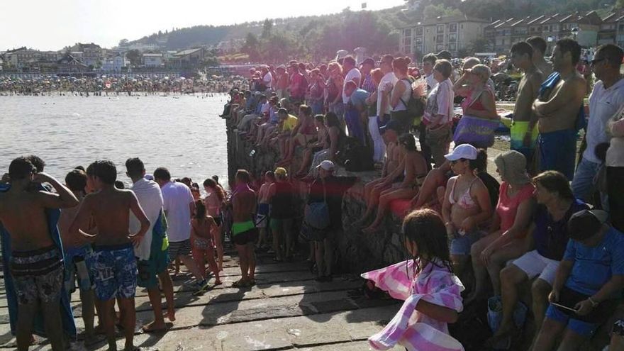 Doscientas brazadas en la travesía a nado